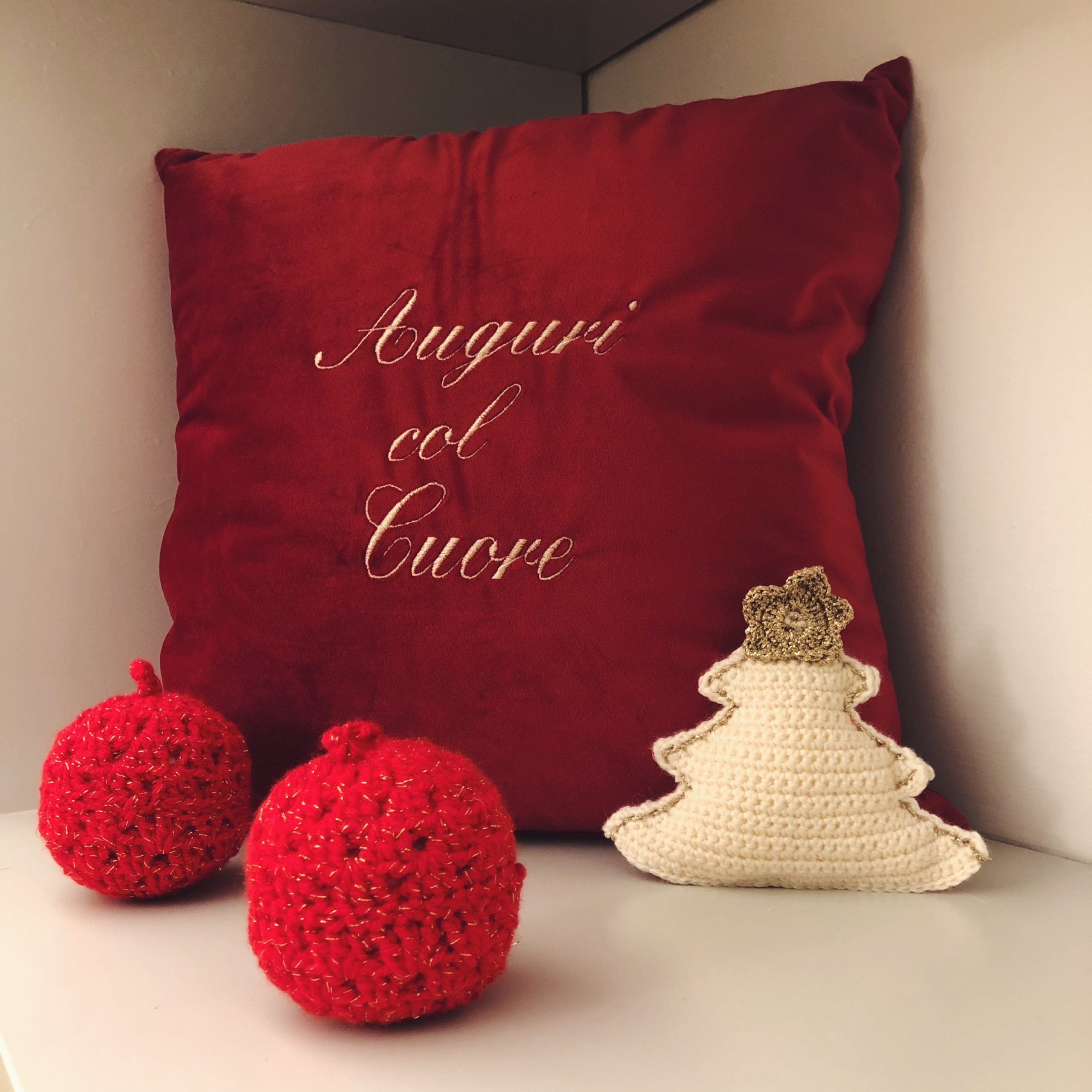 CUSCINO IN VELLUTO ROSSO