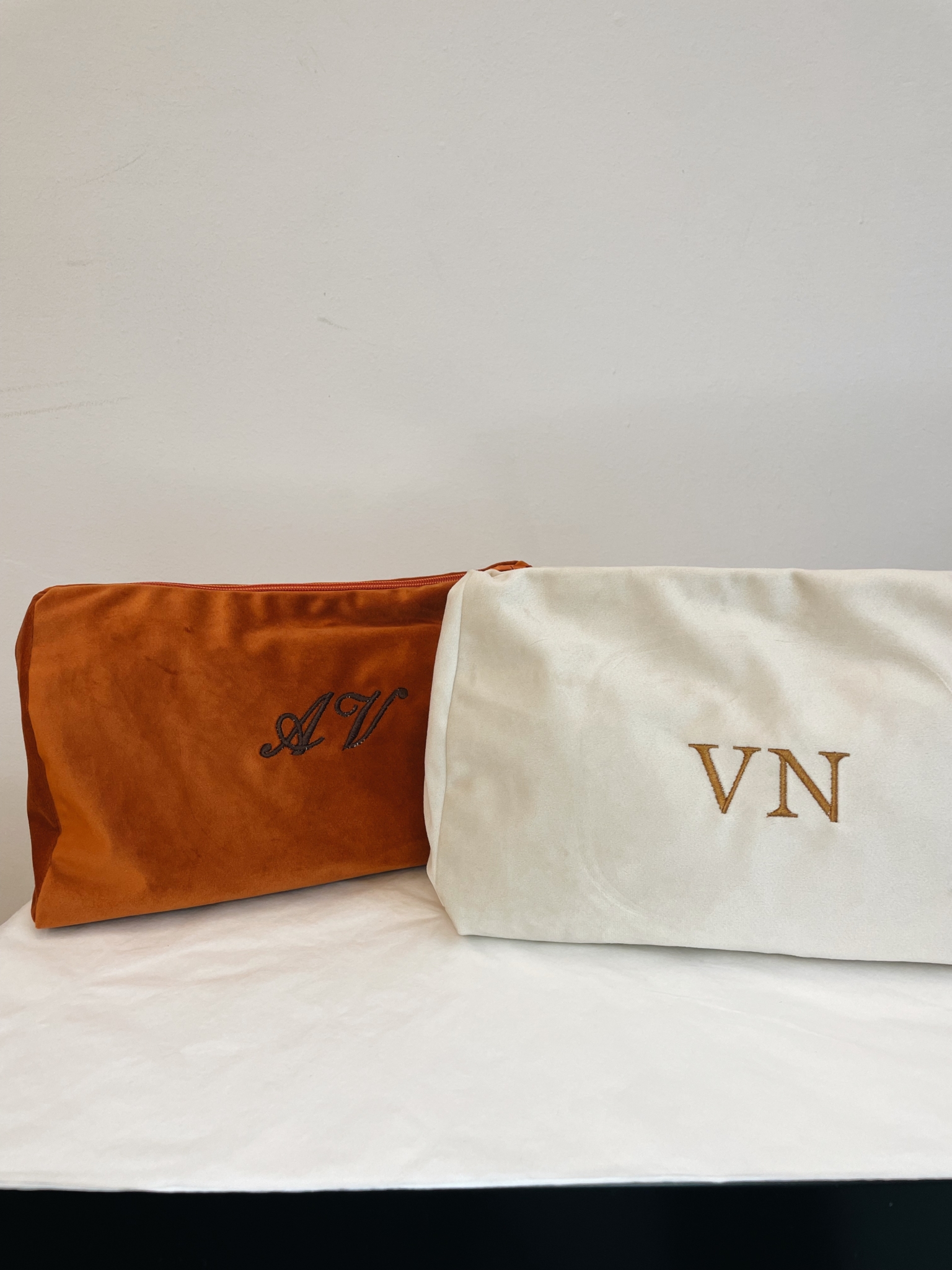 Pochette fatta a mano in velluto di puro cotone modello DOUBLE FACE