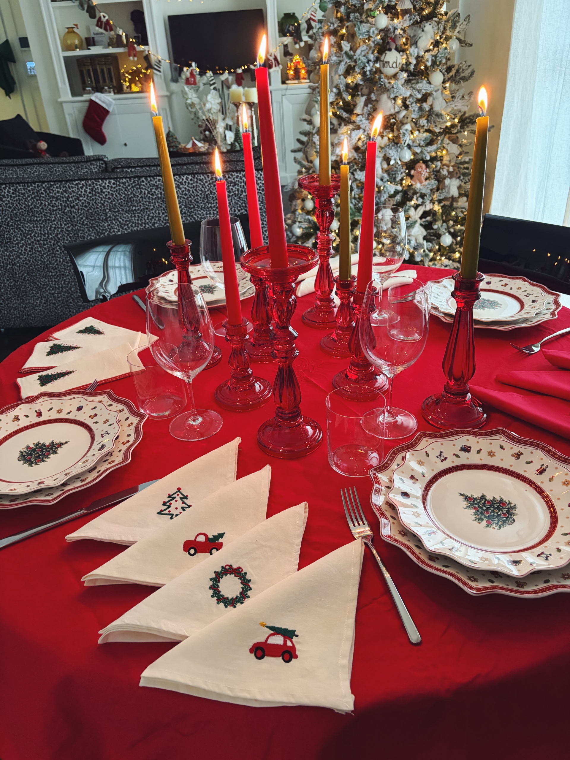 PACK 4 TOVAGLIOLI IN LINO con DISEGNI NATALIZI