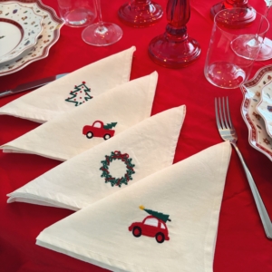 PACK 4 TOVAGLIOLI IN LINO con DISEGNI NATALIZI