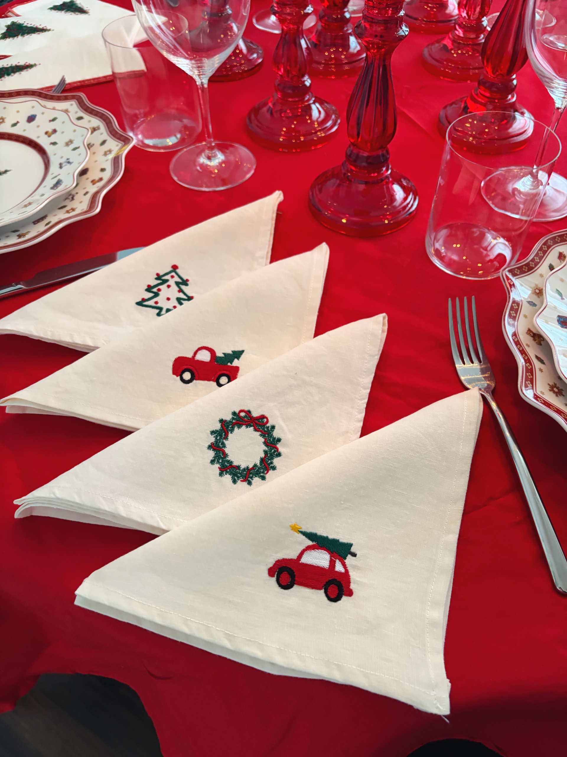 PACK 4 TOVAGLIOLI IN LINO con DISEGNI NATALIZI