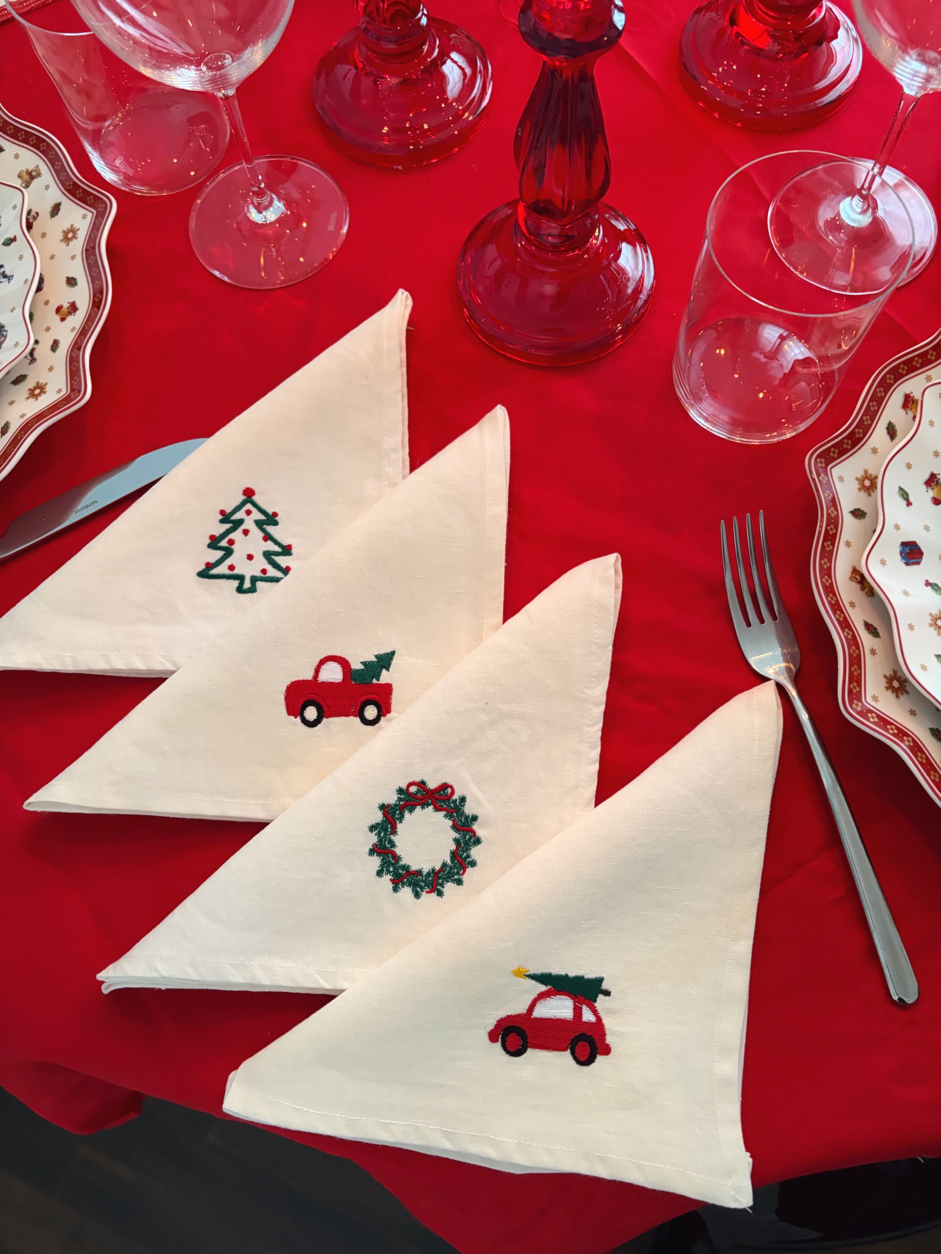 PACK 4 TOVAGLIOLI IN LINO con DISEGNI NATALIZI