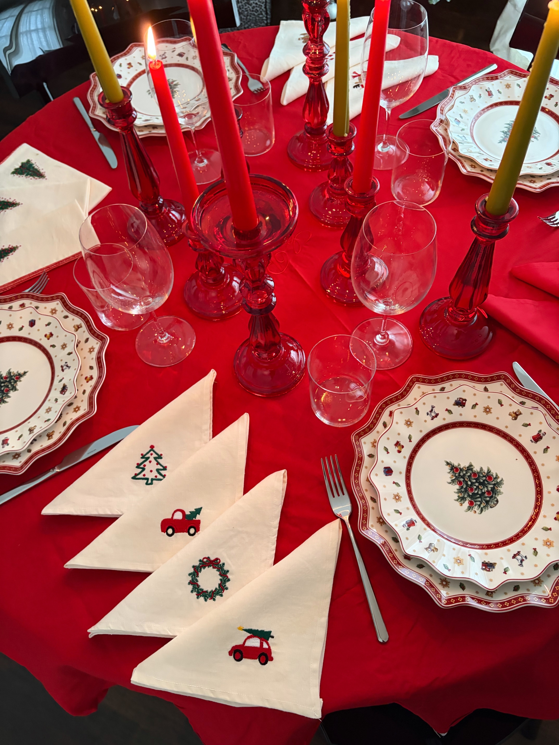 PACK 4 TOVAGLIOLI IN LINO con DISEGNI NATALIZI