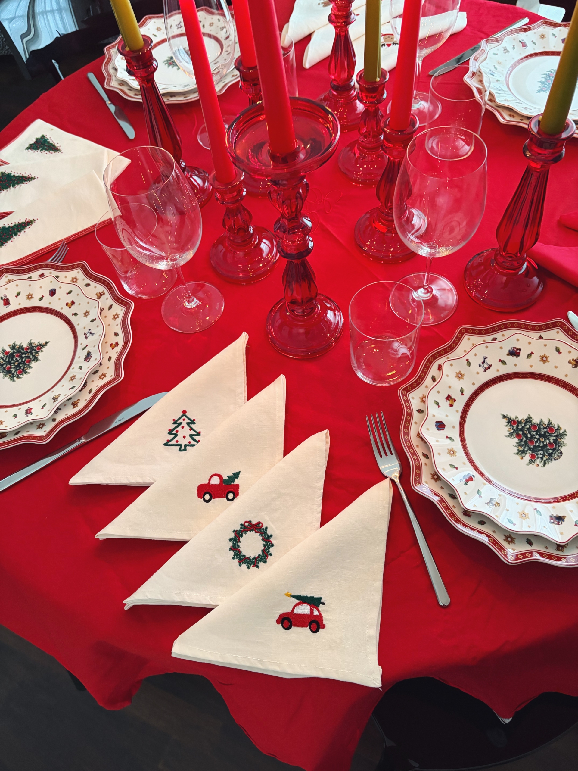 PACK 4 TOVAGLIOLI IN LINO con DISEGNI NATALIZI