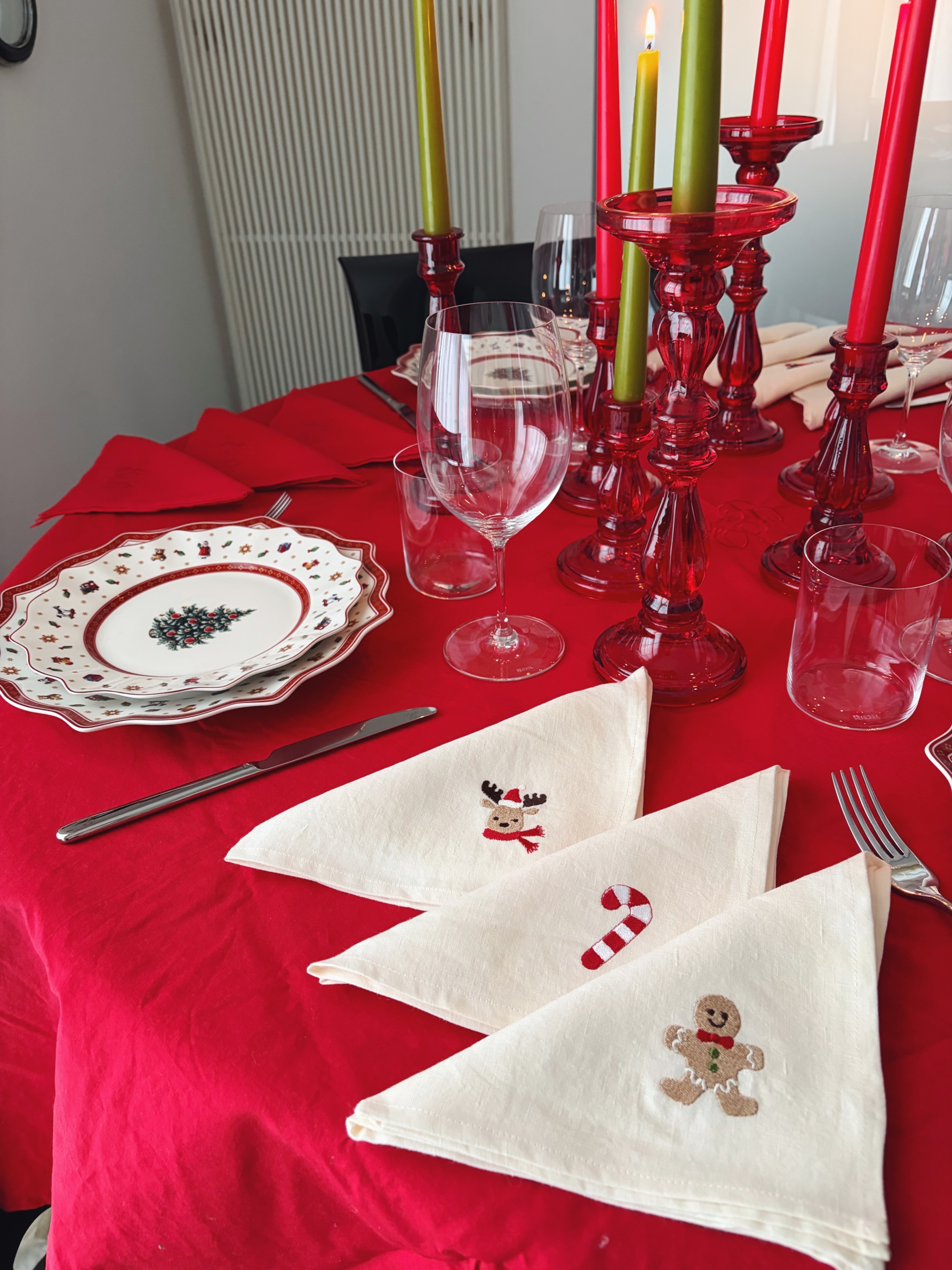 PACK 4 TOVAGLIOLI IN LINO con DISEGNI NATALIZI