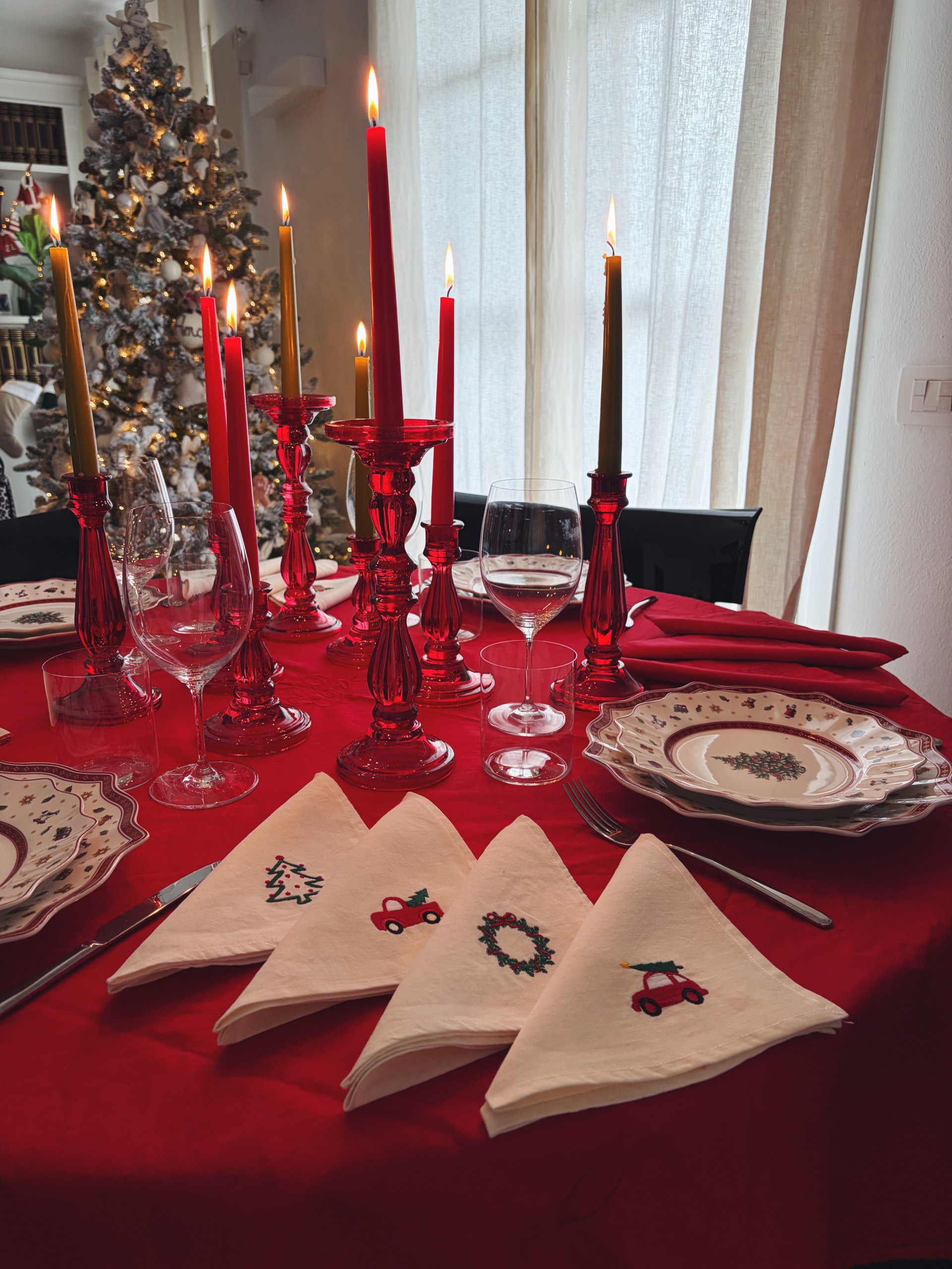 PACK 4 TOVAGLIOLI IN LINO con DISEGNI NATALIZI