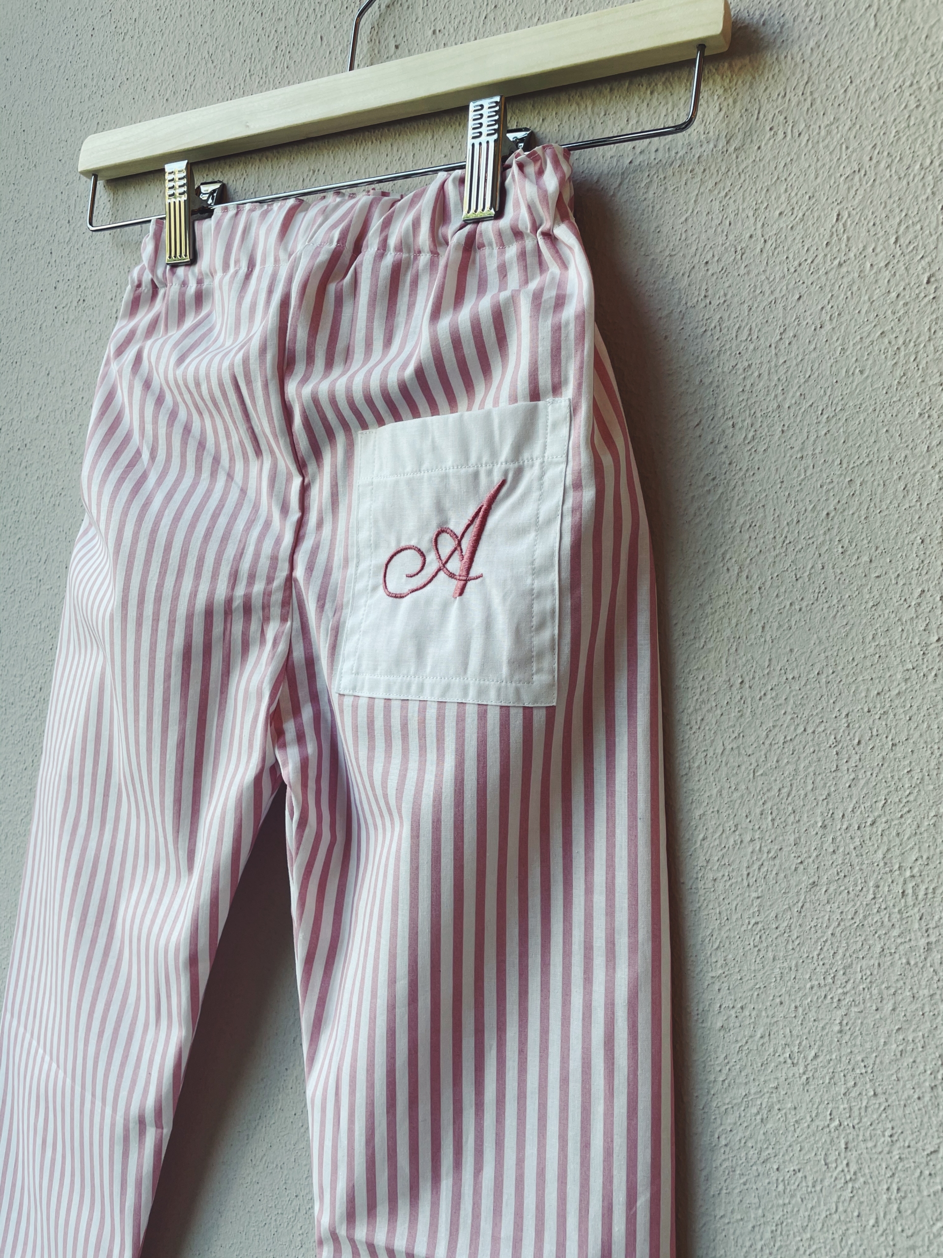 PANTALONE IN COTONE FANTASIA CON TASCA RICAMATA