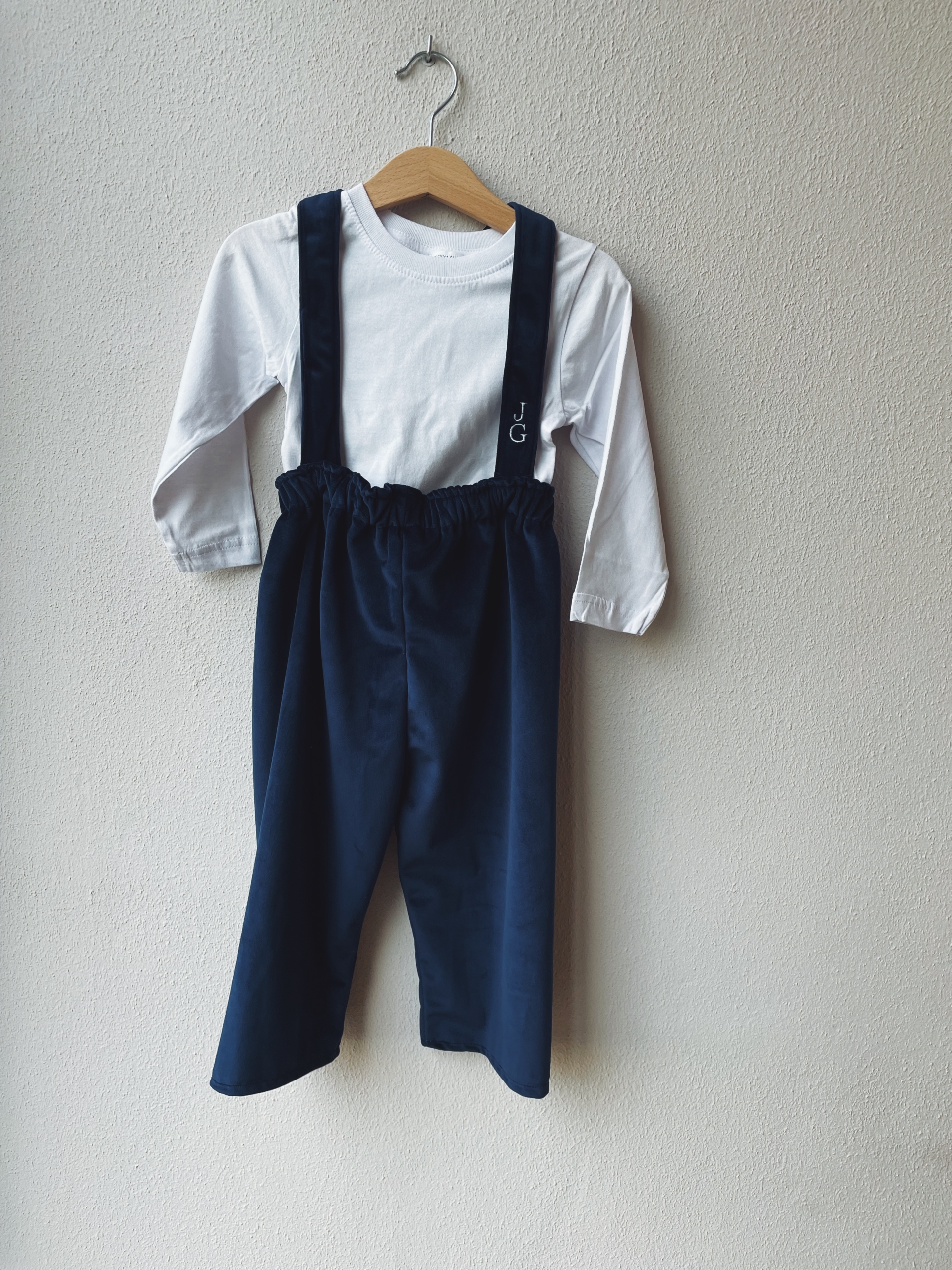 PANTALONE CON BRETELLE IN VELLUTO