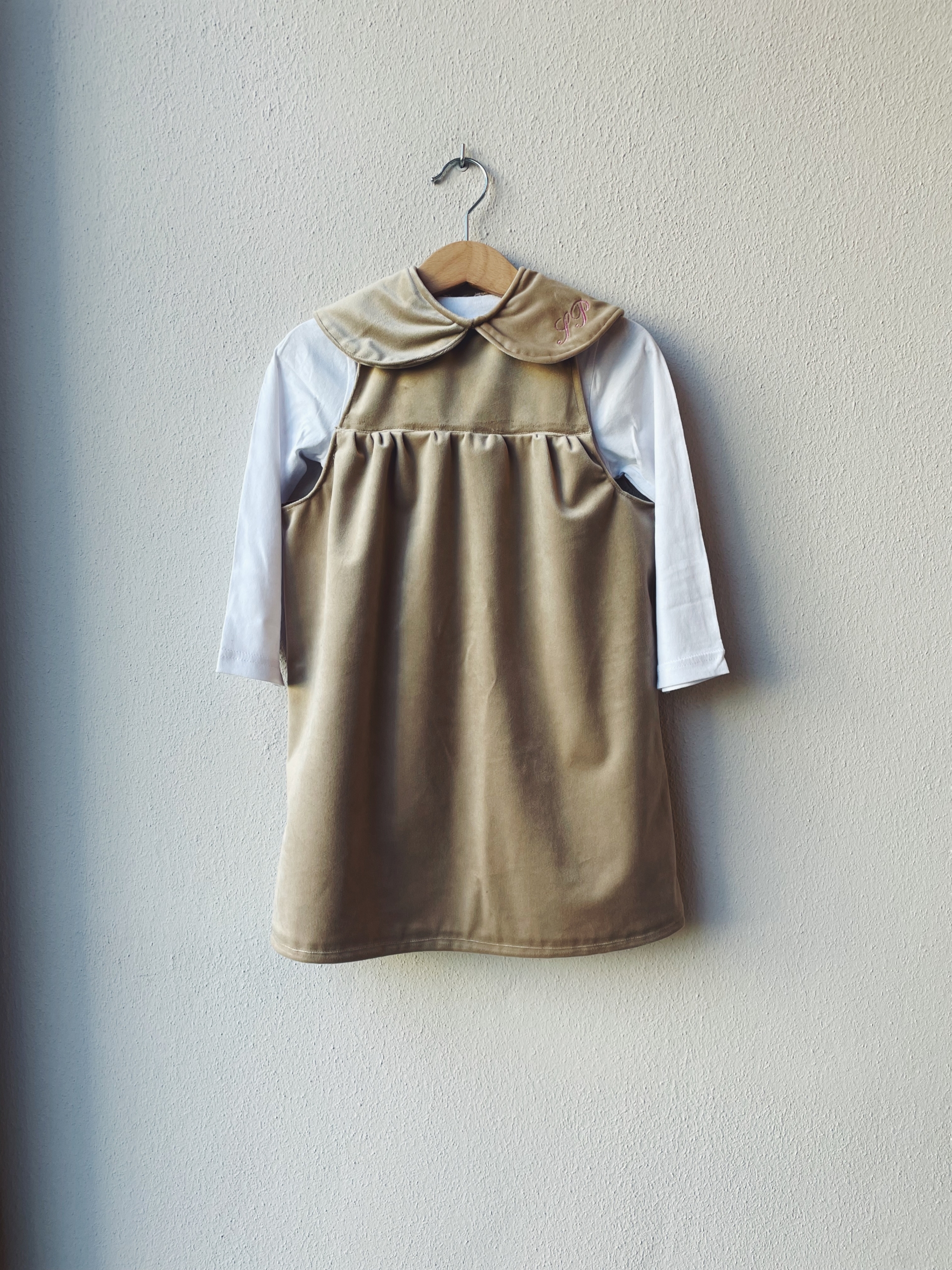 VESTITO SCAMICIATO MAXI COLLETTO IN VELLUTO