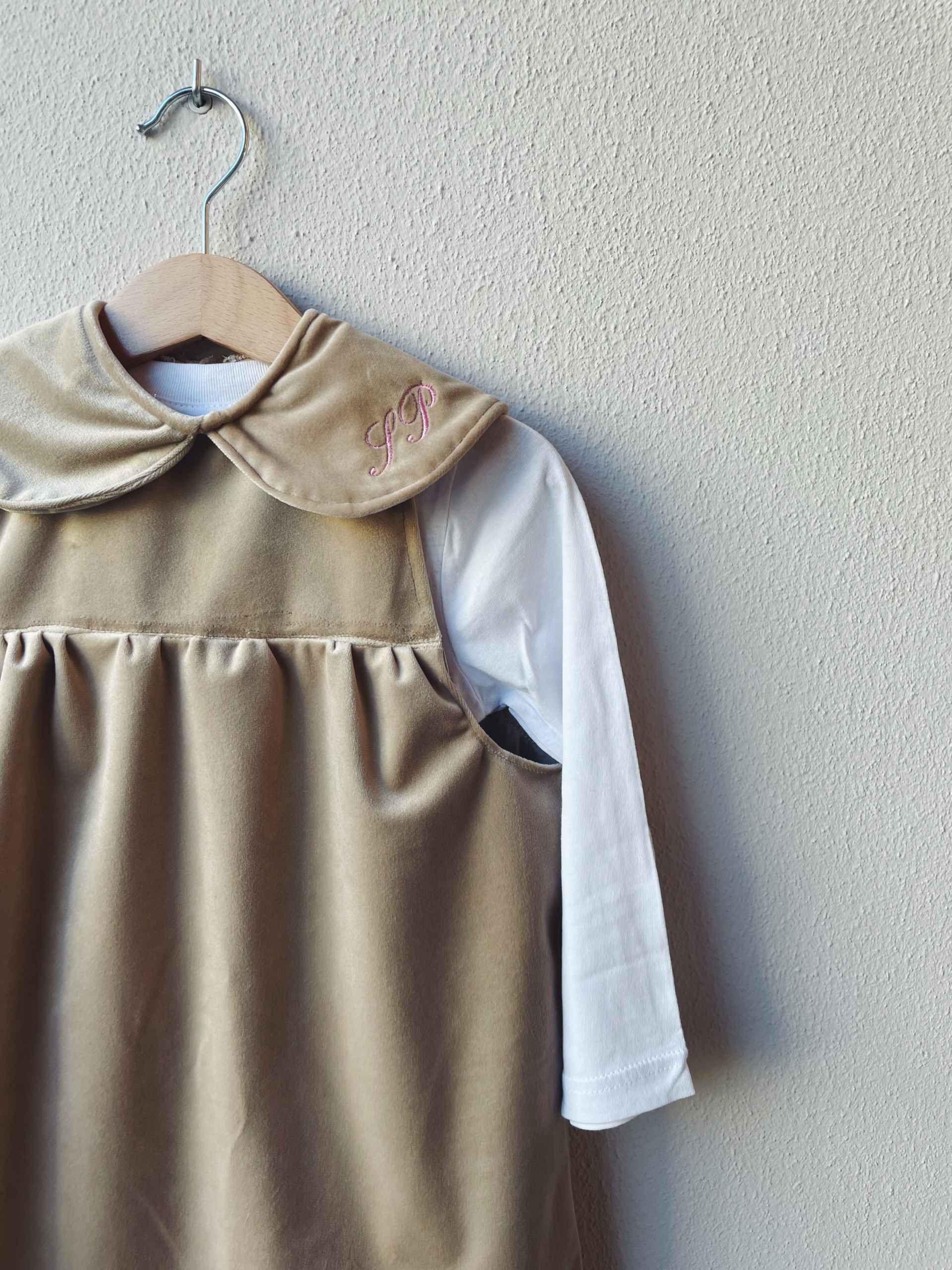 VESTITO SCAMICIATO MAXI COLLETTO IN VELLUTO